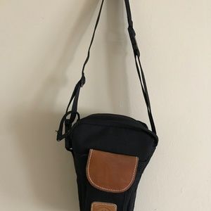 Quantaray Triangular Camera Shoulder/Waist Bag